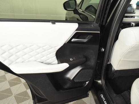 Used 2024 Mitsubishi Outlander SEL image 46