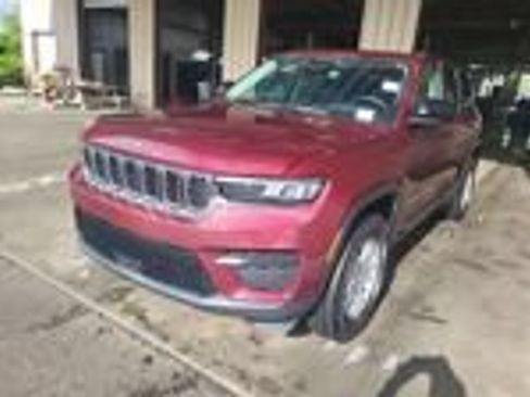 Used 2024 Jeep Grand Cherokee Laredo RWD image 1
