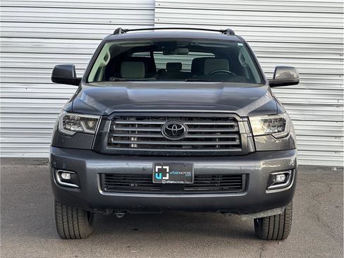 Used 2018 Toyota Sequoia SR5 w/ Carpet Cargo Mat Package image 7