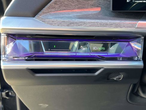 Used 2024 BMW 740i xDrive 740i xDrive image 21