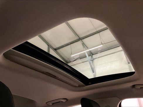 Used 2018 Ford Fusion SE w/ Fusion SE Technology Package image 21