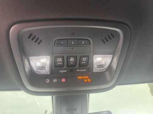 Used 2023 Chevrolet Traverse Premier w/ Redline Edition image 17