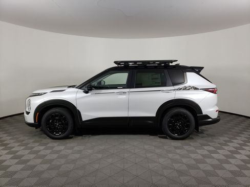 New 2026 Mitsubishi Outlander Trail Edition image 5