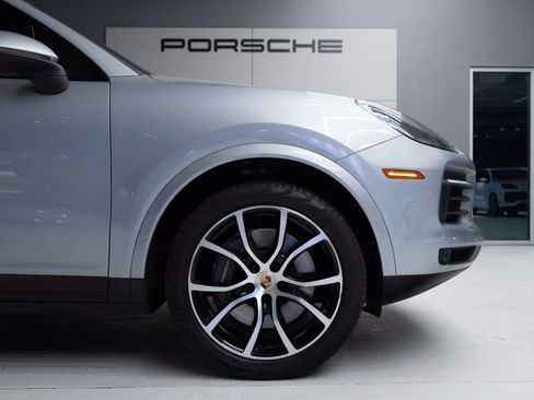 Certified 2023 Porsche Cayenne AWD/4WD image 11