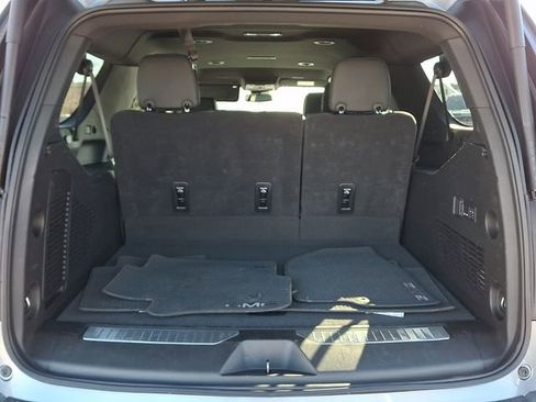 Used 2025 GMC Yukon XL Denali image 32