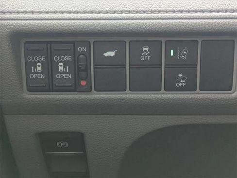 Used 2019 Honda Odyssey EX-L image 16