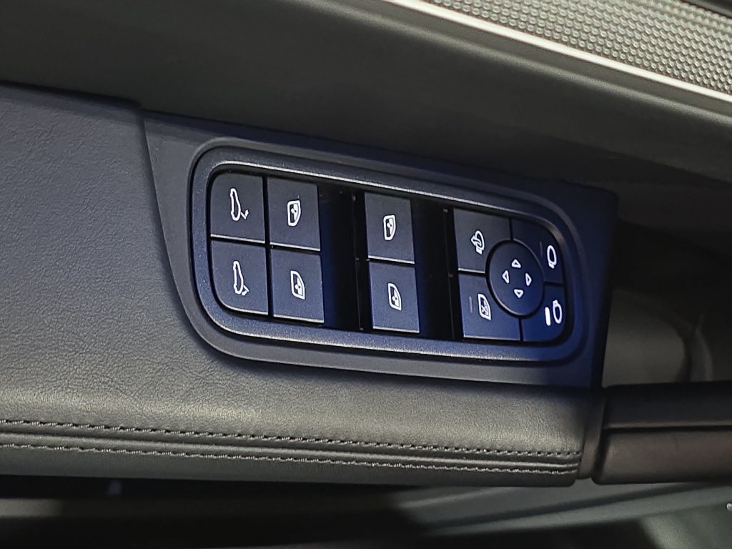 Certified 2026 Porsche Cayenne S AWD/4WD image 21