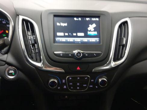 Used 2018 Chevrolet Equinox LT FWD image 21