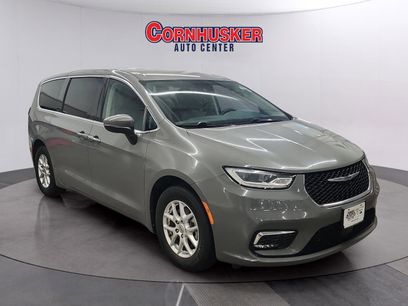Used 2023 Chrysler Pacifica Touring-L