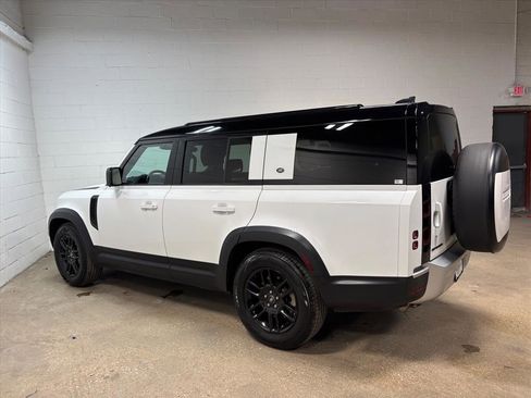 Used 2023 Land Rover Defender 130 S image 10