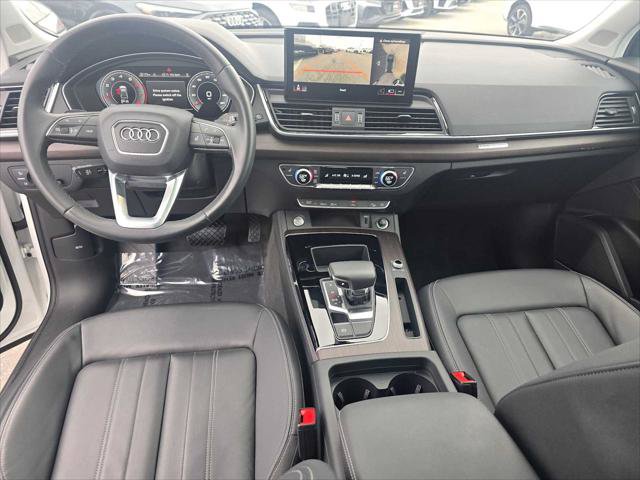 Used 2023 Audi Q5 2.0T Premium Plus w/ Premium Plus Package AWD/4WD image 21