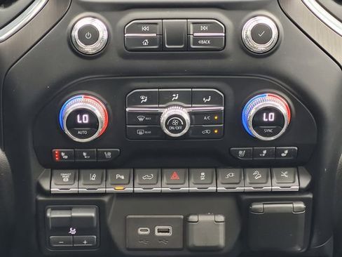Used 2023 GMC Sierra 2500 AT4 w/ AT4 Premium Plus Package AWD/4WD image 18