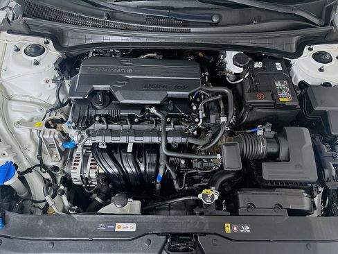 Used 2025 Hyundai Elantra SEL image 33