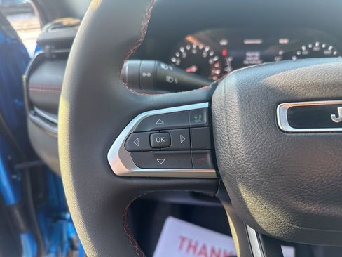 Used 2025 Jeep Compass Trailhawk image 18