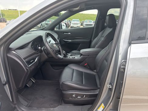 Used 2023 Cadillac XT4 Sport FWD image 10