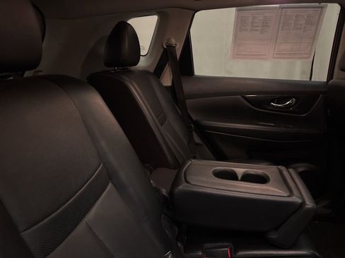 Used 2013 Nissan Rogue SV w/ Premium Pkg image 22