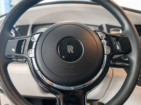 Used 2018 Rolls-Royce Ghost image 28