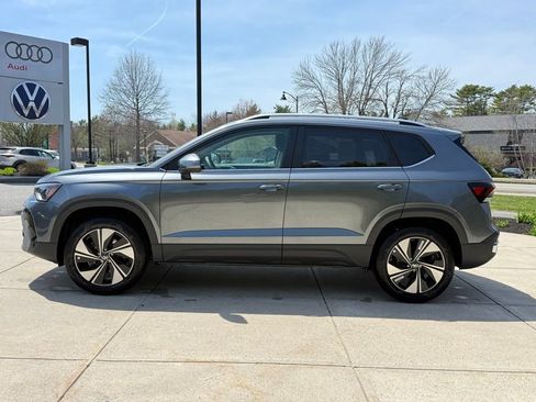 New 2026 Volkswagen Taos SE AWD/4WD image 6