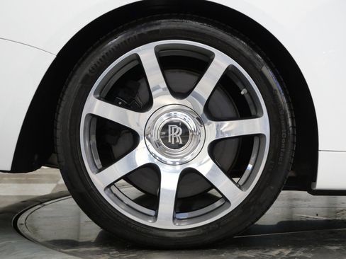 Used 2016 Rolls-Royce Wraith image 41