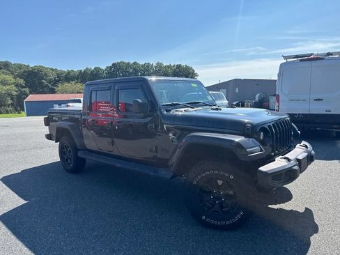 Used 2021 Jeep Gladiator Sport AWD/4WD image 1