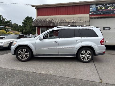 Used 2011 Mercedes-Benz GL 450 4MATIC image 2
