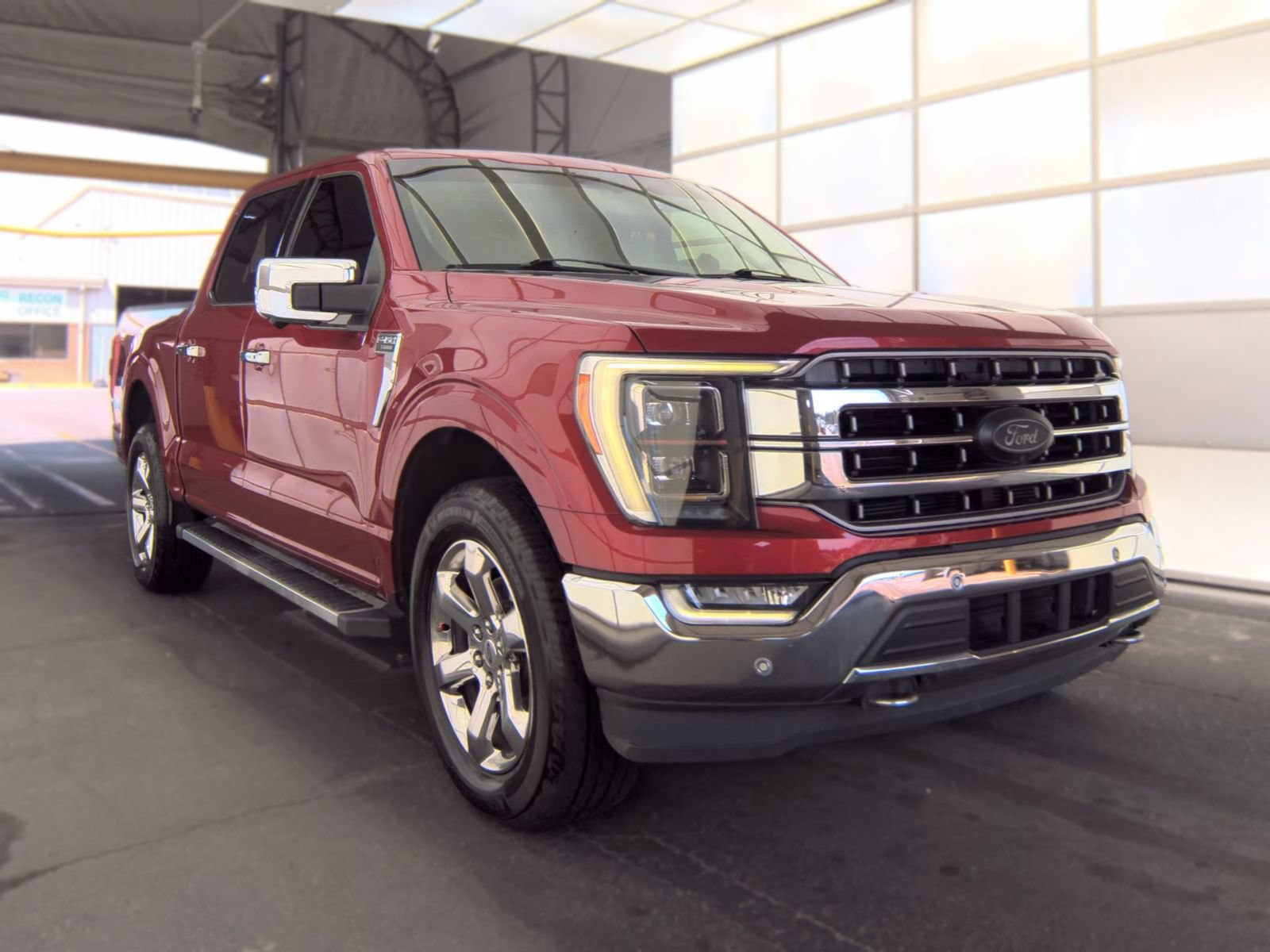 Used 2022 Ford F150 Lariat w/ Equipment Group 502A High AWD/4WD image 4