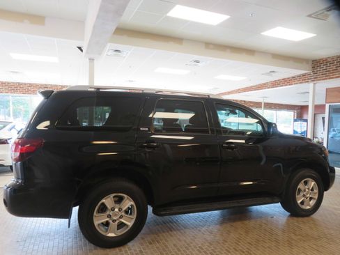 Used 2019 Toyota Sequoia SR5 AWD/4WD image 65