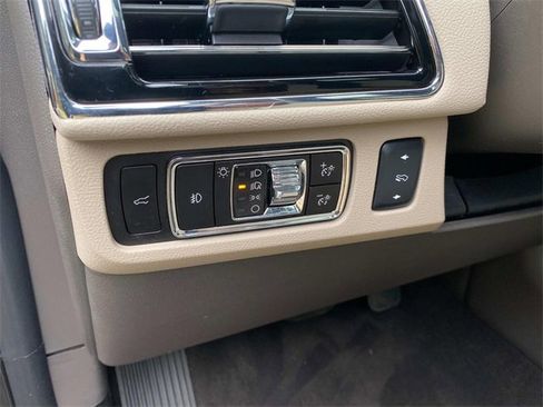 Certified 2024 Lincoln Navigator L Reserve image 16