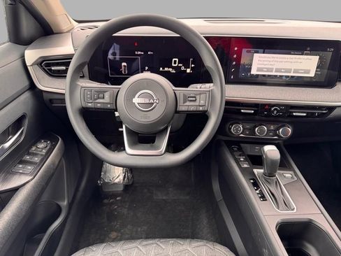 Certified 2025 Nissan Kicks SV w/ Illumination Package image 4