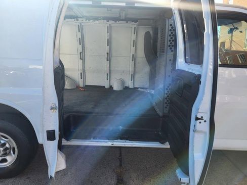 Used 2019 Chevrolet Express 2500 w/ Driver Convenience Package RWD image 9