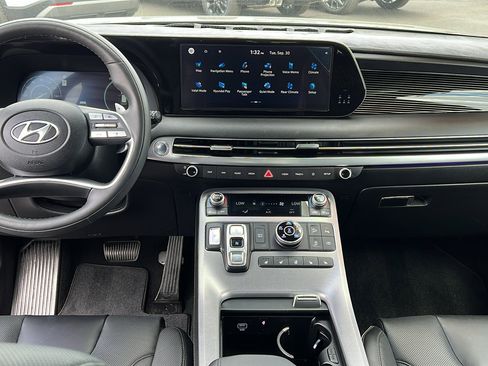 Used 2024 Hyundai Palisade Calligraphy image 17
