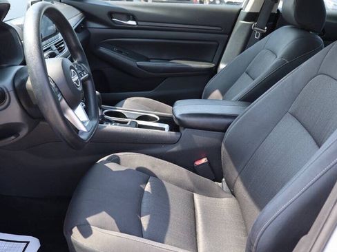 Used 2024 Nissan Altima 2.5 SV FWD image 13