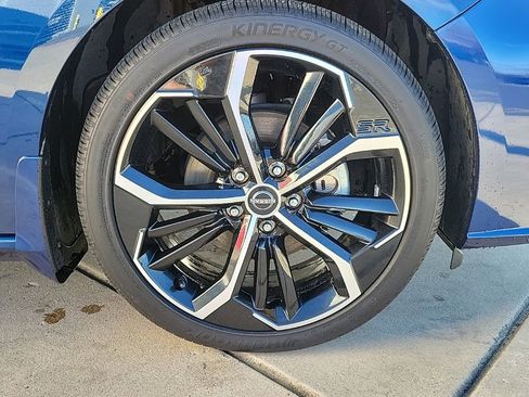 Used 2023 Nissan Altima 2.5 SR w/ SR Premium Package image 9