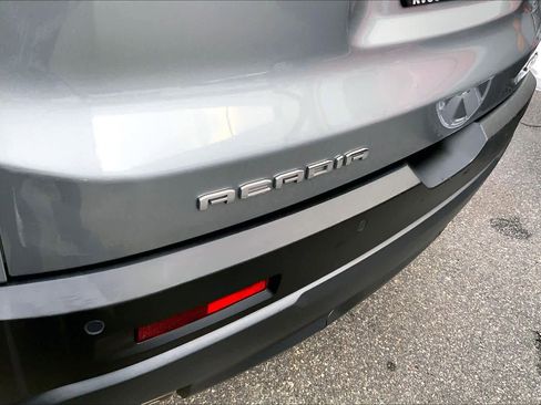 Used 2023 GMC Acadia AT4 w/ Technology Package image 30