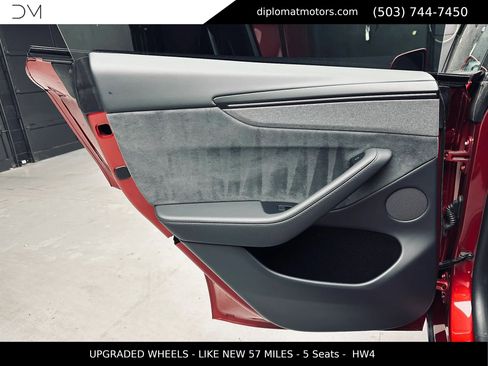 Used 2026 Tesla Model Y AWD image 25