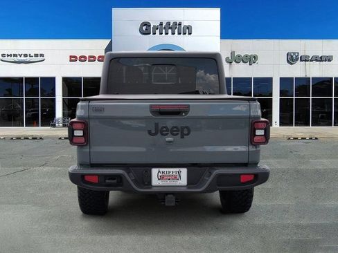 Used 2025 Jeep Gladiator Sport AWD/4WD image 8