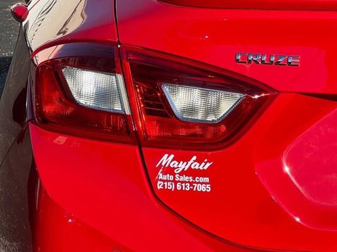 Used 2017 Chevrolet Cruze LT w/ Convenience Package image 12