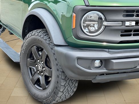 Used 2023 Ford Bronco Black Diamond AWD/4WD image 39