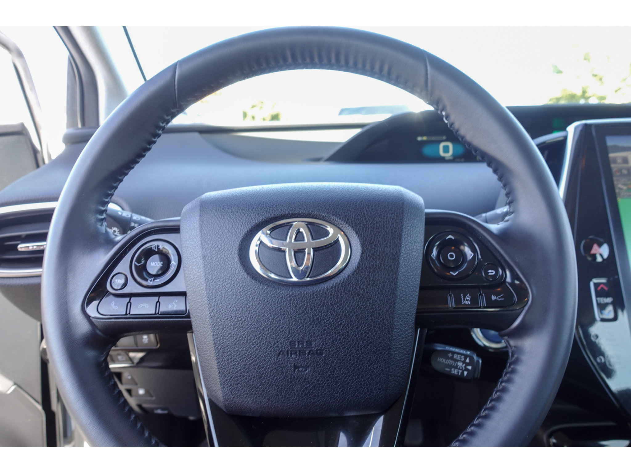 Used 2022 Toyota Prius Prime XLE FWD image 13