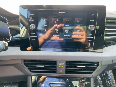 New 2025 Volkswagen Jetta SE image 46