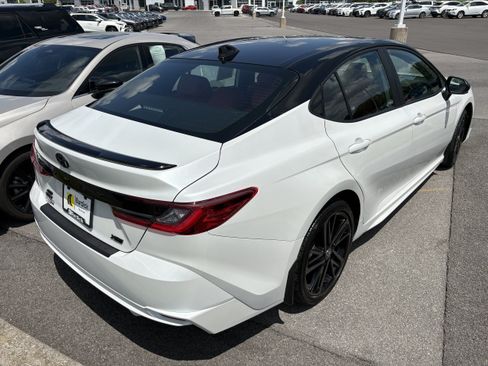 Used 2025 Toyota Camry XSE AWD/4WD image 5