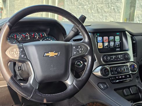 Used 2018 Chevrolet Tahoe LT w/ Luxury Package AWD/4WD image 11