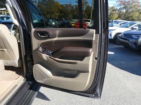 Used 2018 Chevrolet Suburban LT image 27