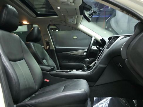Used 2017 INFINITI Q50 2.0t w/ Moonroof Package RWD image 25