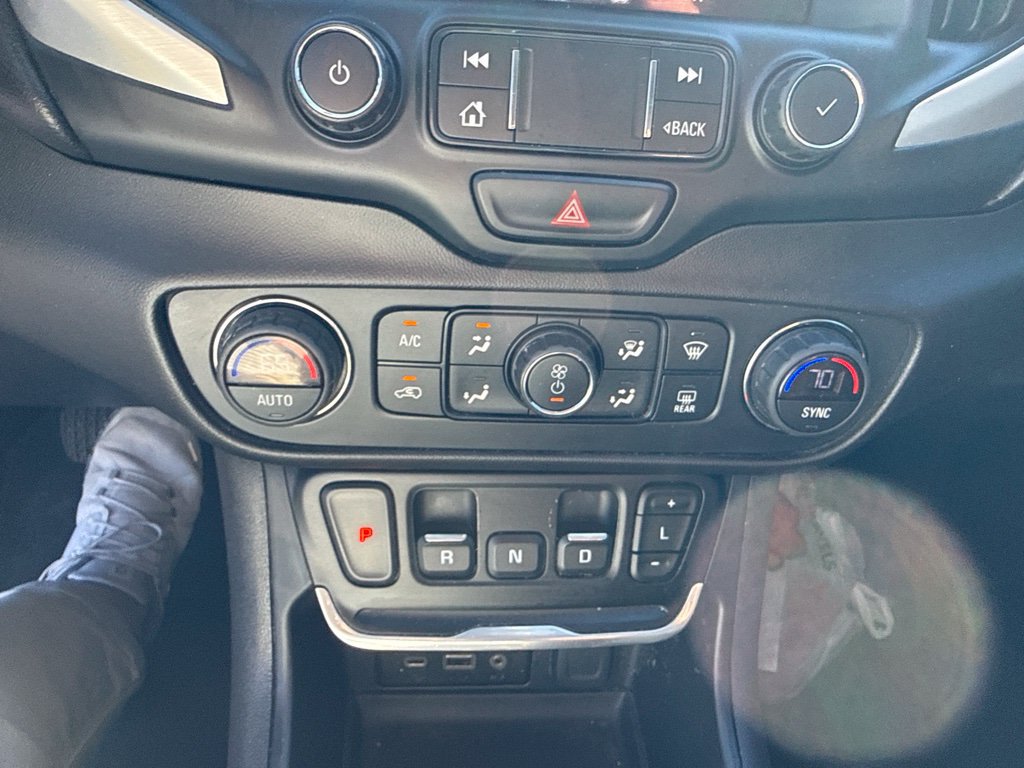 Used 2020 GMC Terrain SLE w/ Driver Convenience Package FWD image 9