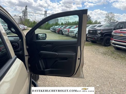 Used 2024 Chevrolet Colorado Trail Boss w/ Technology Package image 25