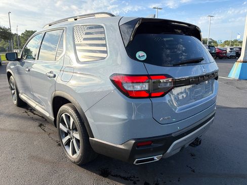 Used 2025 Honda Pilot Elite image 6