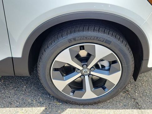 Certified 2026 Volvo XC40 B5 Plus w/ Protection Package Premier image 19