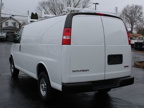 Used 2022 GMC Savana 2500 image 4