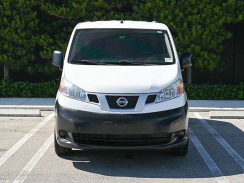 Used 2017 Nissan NV200 S image 2